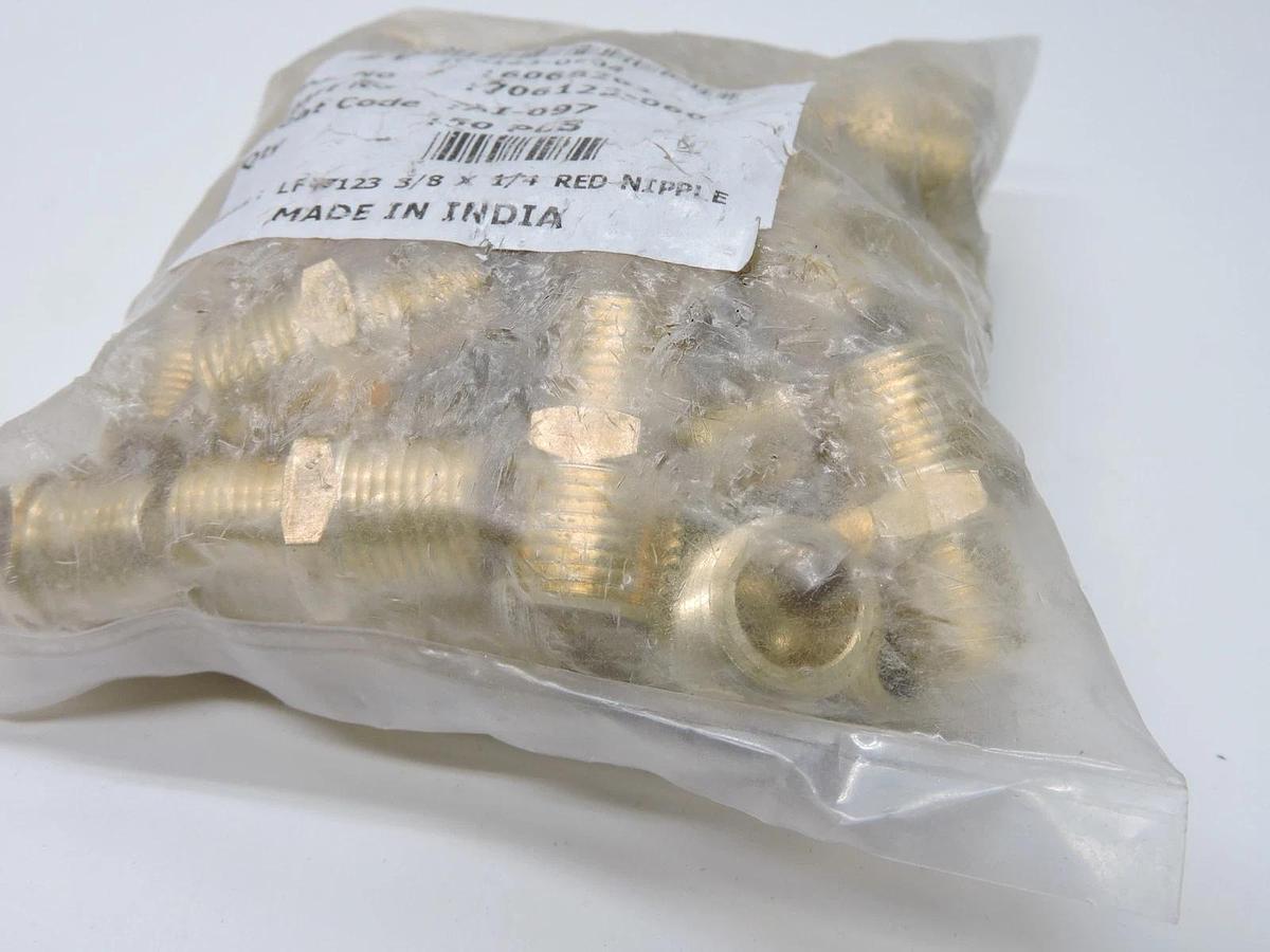 (50/pk) LF 7123 3/8 X 1/4 RED NIPPLE Brass 706123-0604 - BRAND NEW!