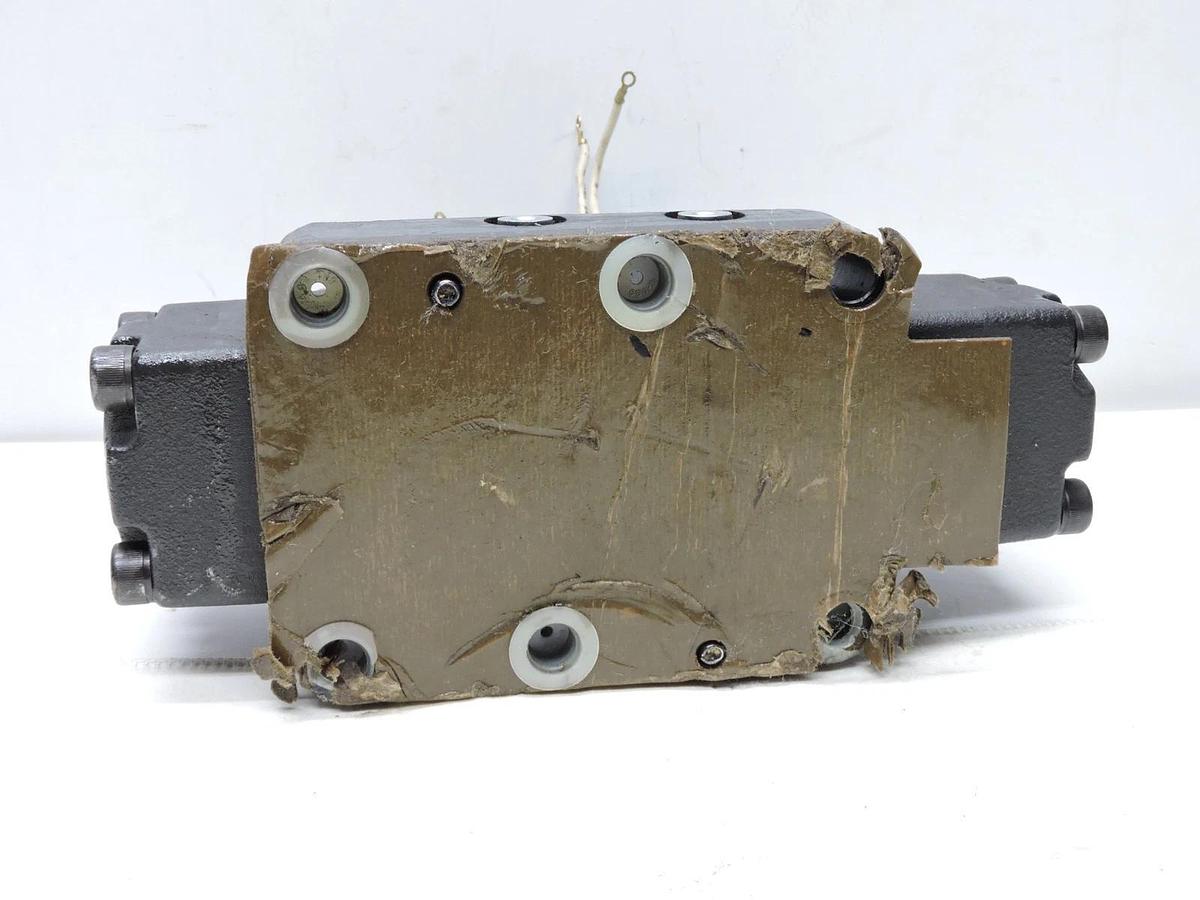 Eaton DG5V-8-S-6C-M-FW-B-10 with Pilot Valve DG4V-3S-6C-M-FW-B5-60 - NOB NEW