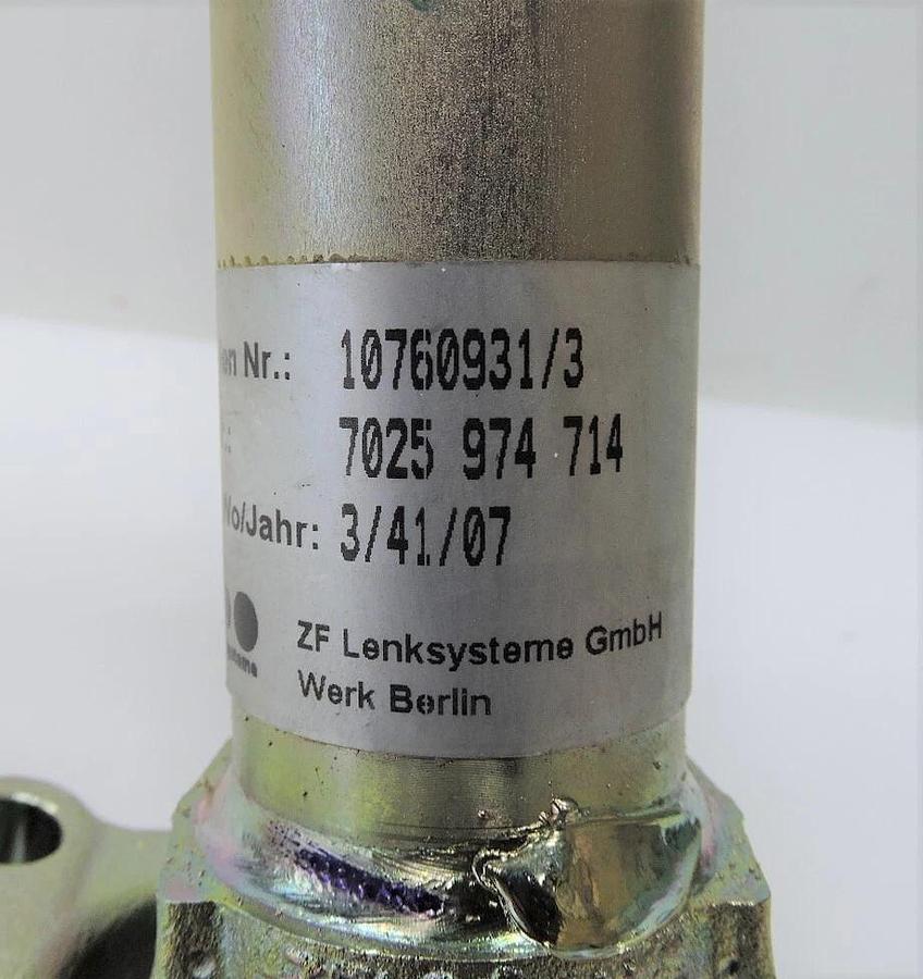 ZF Ball Universal Shaft Freightliner 7025-974-714, 10760931/3, 7025974714 - NEW!