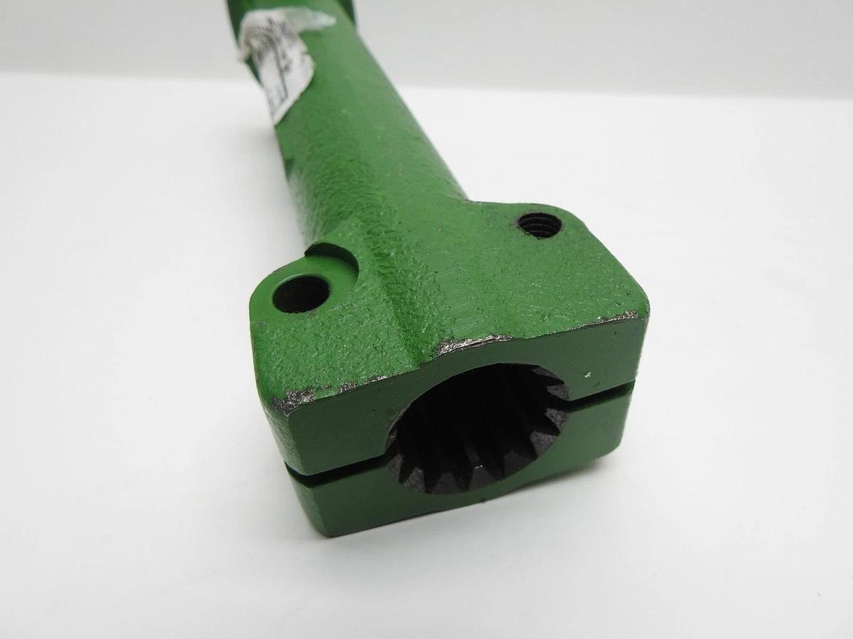 John Deere A&I Products Aftermarket A-R61070 SHAFT HYD.PUMP R61070 - NEW