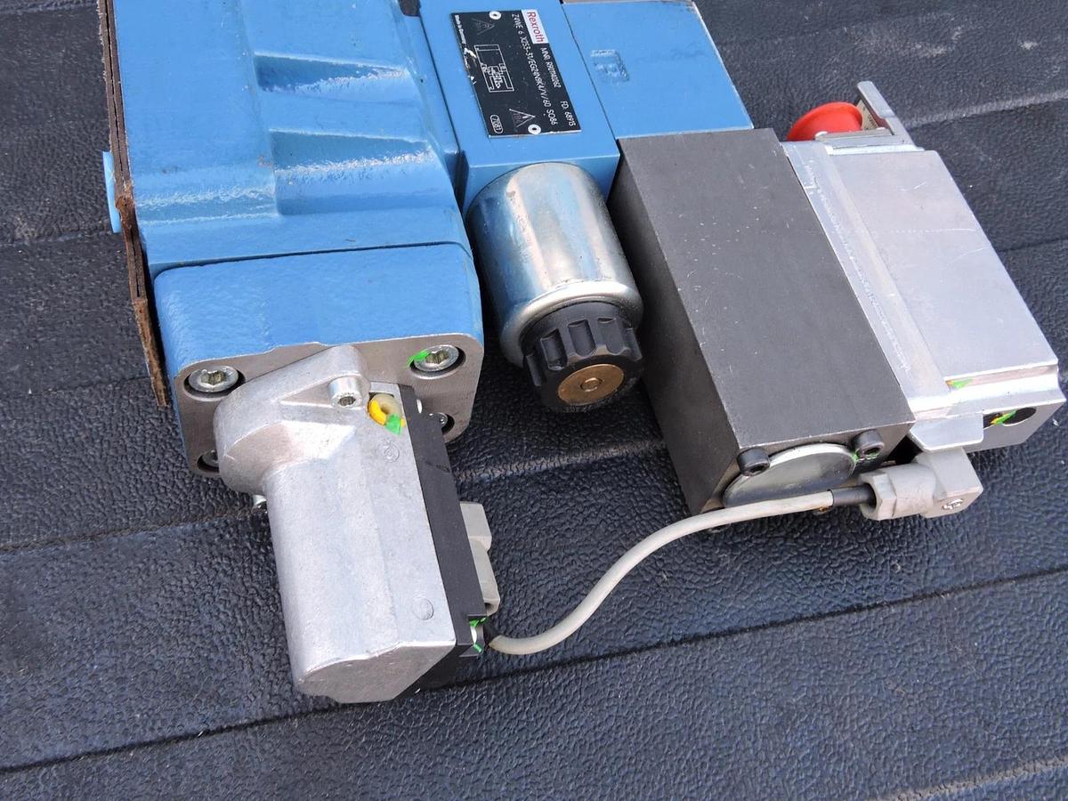 Rexroth 0811404273 Directional Control 4WRLE 16 1 w/ R901140262 0811404601 -NOB