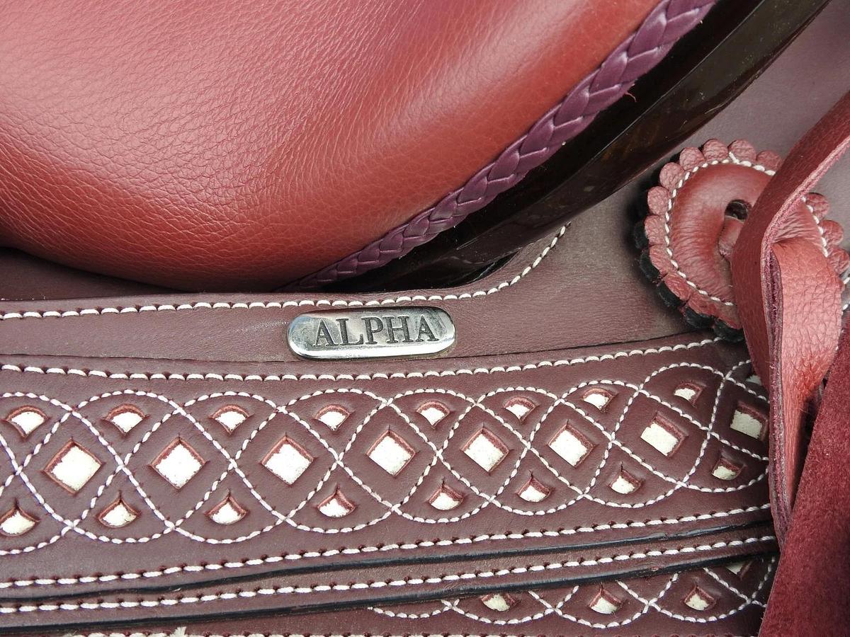 Alpha Mounturas Show Saddle High-Gloss Shaft Alpha Saddle NEW w/ Shipping Damage
