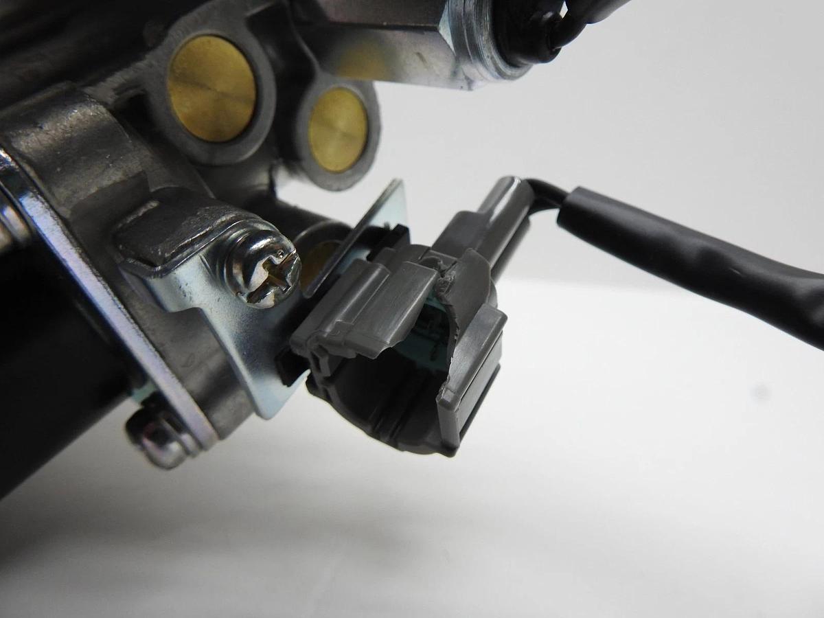Nissan 16610-GU70D Forklift Holder Assembly Logisnext