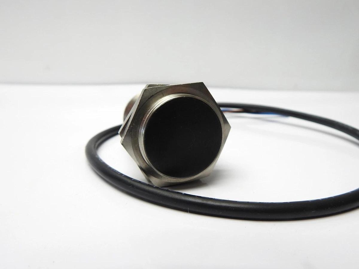 Tubular Inductive Proximity Sensor Replaces E57LAL30T110 (500mA NPN, 21" Cable)