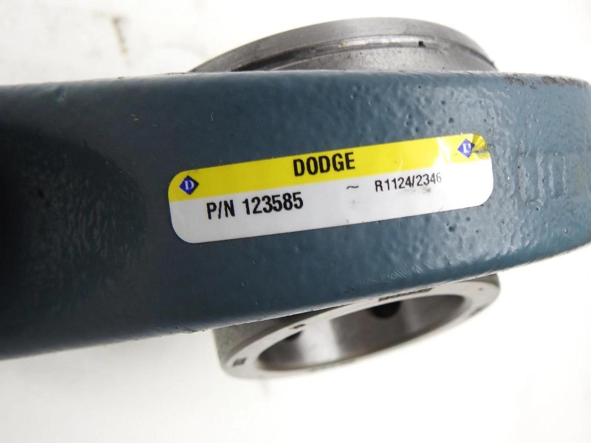 Dodge 123585 P2B-VSC-108 Pillow Block Bearing Unit 1-1/2" Two Bolt Iron OEM NEW!