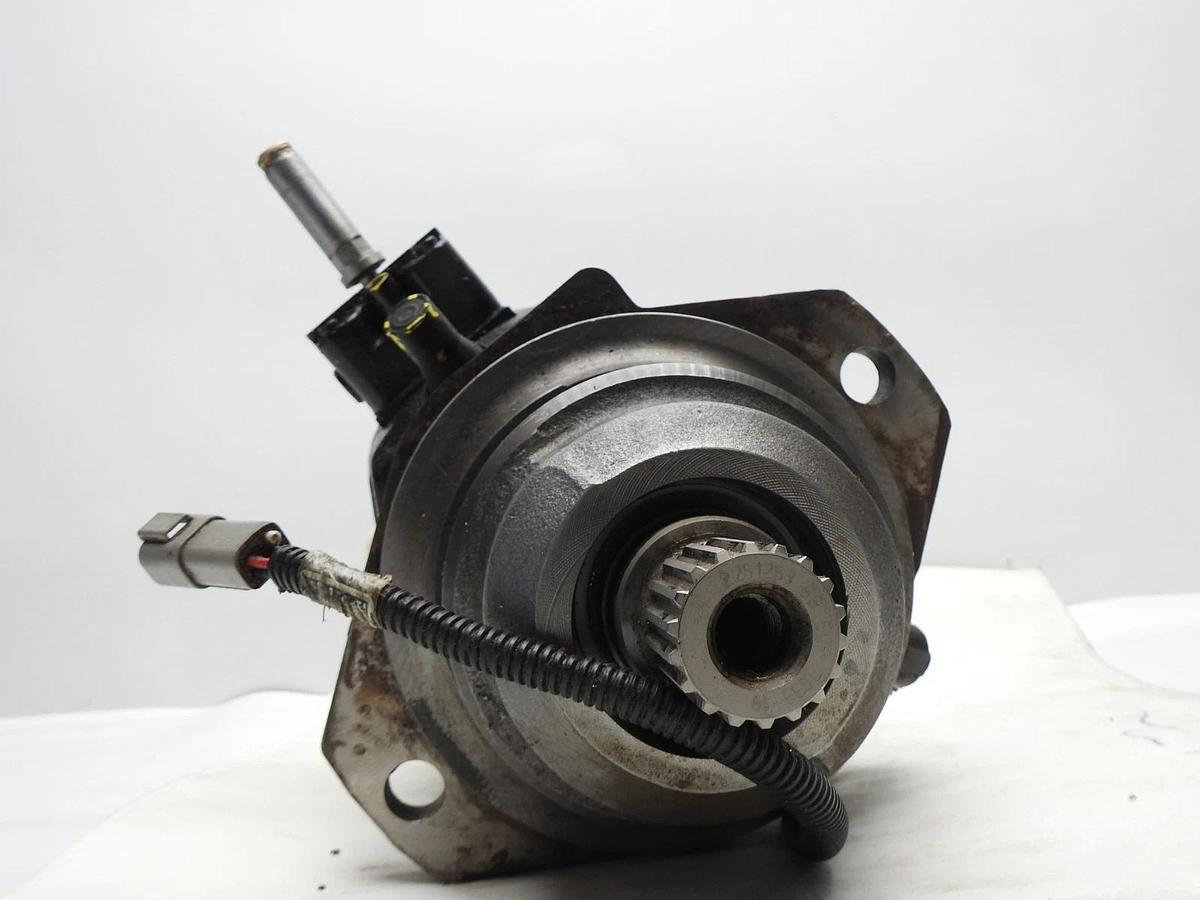 GENUINE John Deere AN401953 Rear Wheel Drive Hydrauliuc Motor RM100089 AS IS UNT