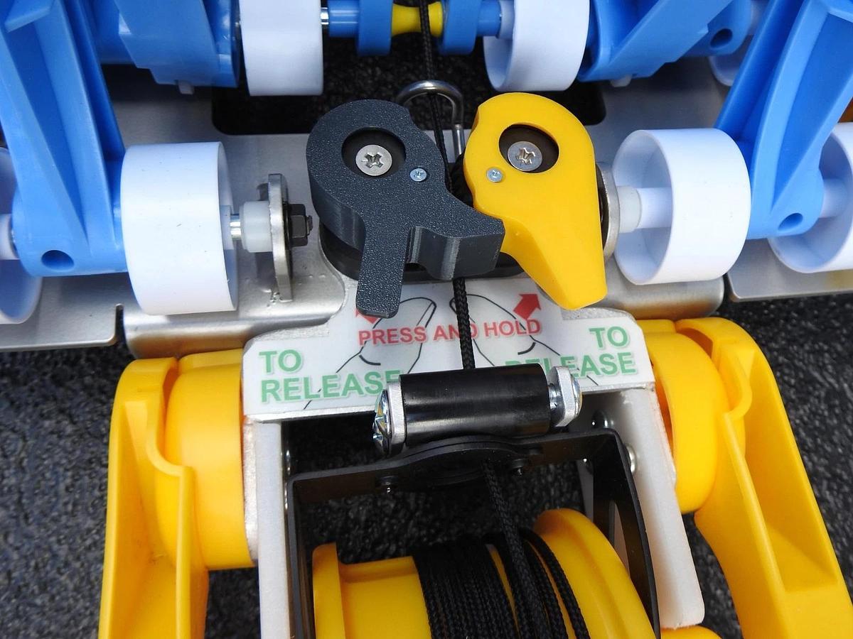 Denali Flexible Skate Wheel Conveyor Section w/ Tow Handle Expandable Roller NEW