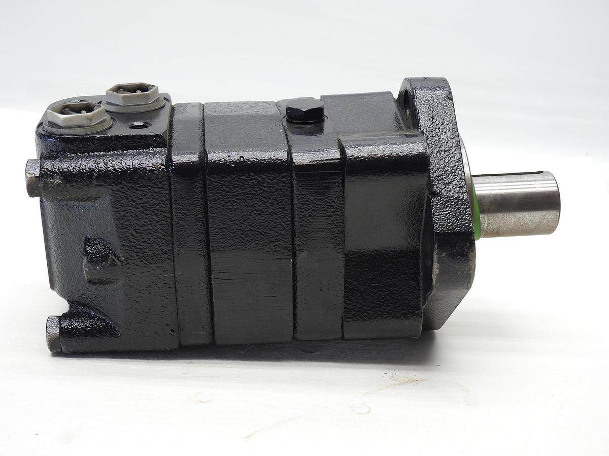 GENUINE Danfoss 11244268 OMS-200 Hydraulic Motor (4 Bolt, Keyed Shaft) - NOB NEW
