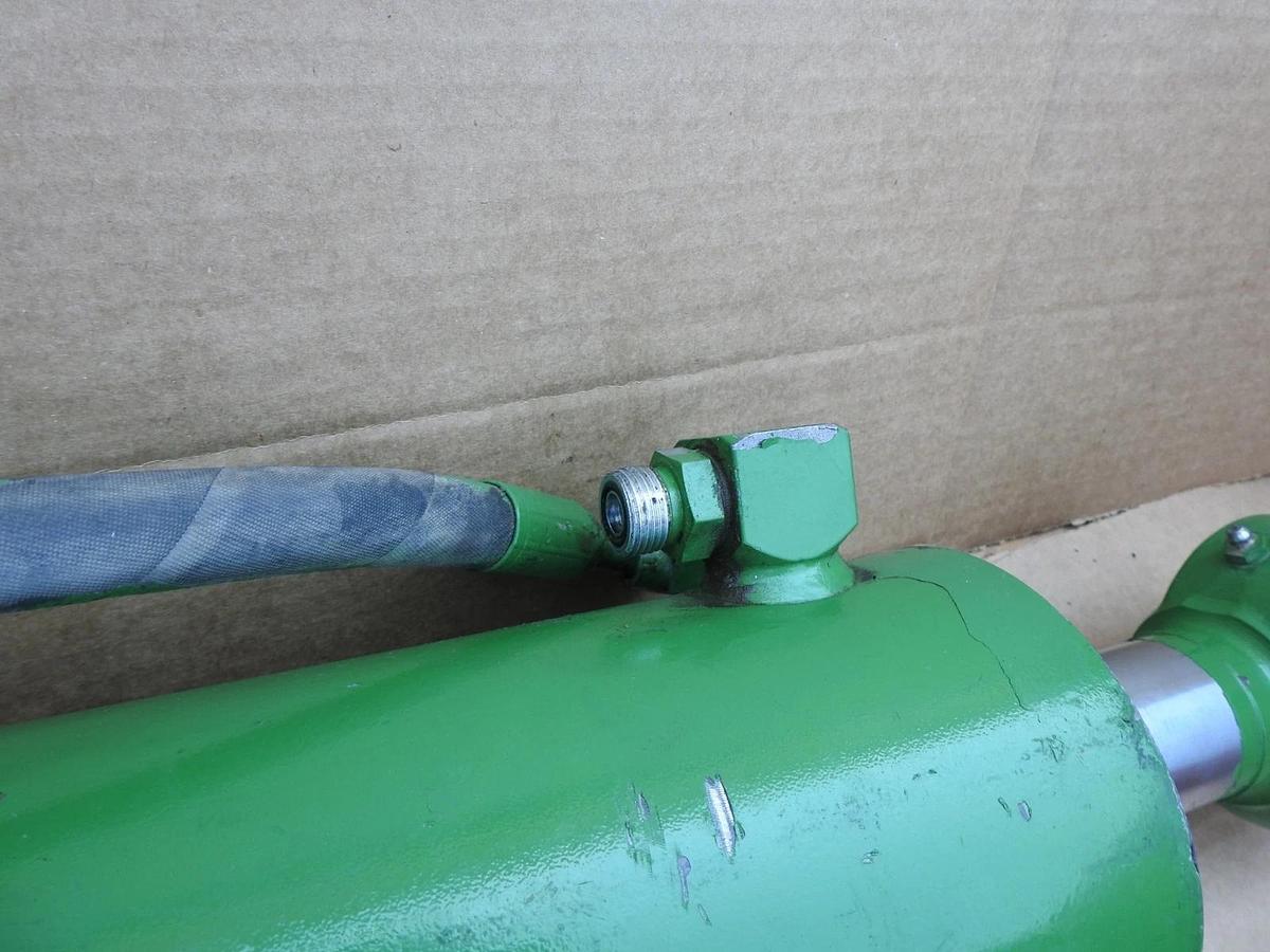 GENUINE John Deere AHC10774 Hydraulic Cylinder 115 mm - USED NICE!