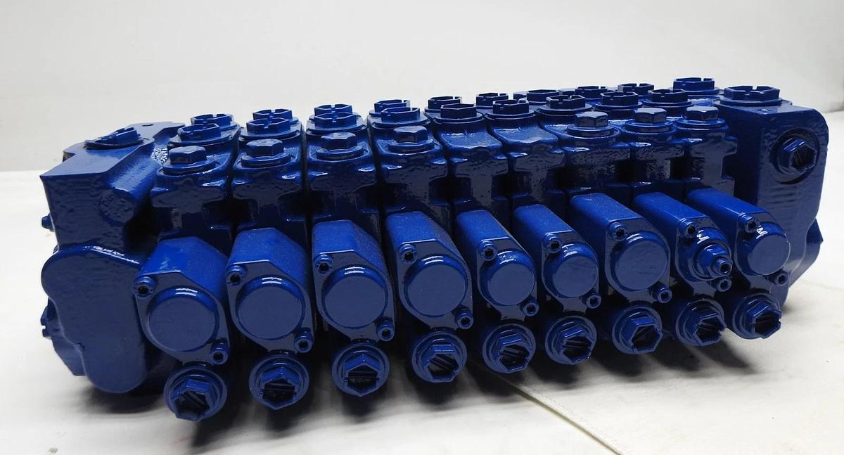 OEM Bobcat 7431031 Control Valve for Excavators GENUINE Rexroth R908409062 - NEW