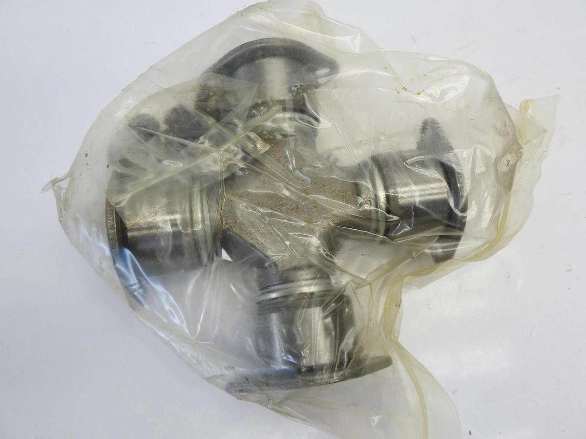 OEM Meritor Universal Joint 48222AX 2520-01-082-8619 5 Ton M939 M915 M916 CP17N