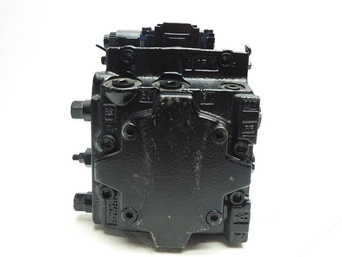 GENUINE Danfoss H1P Series Hydraulic Piston Pump H1P053 83028608 (2 Bolt, 15T)