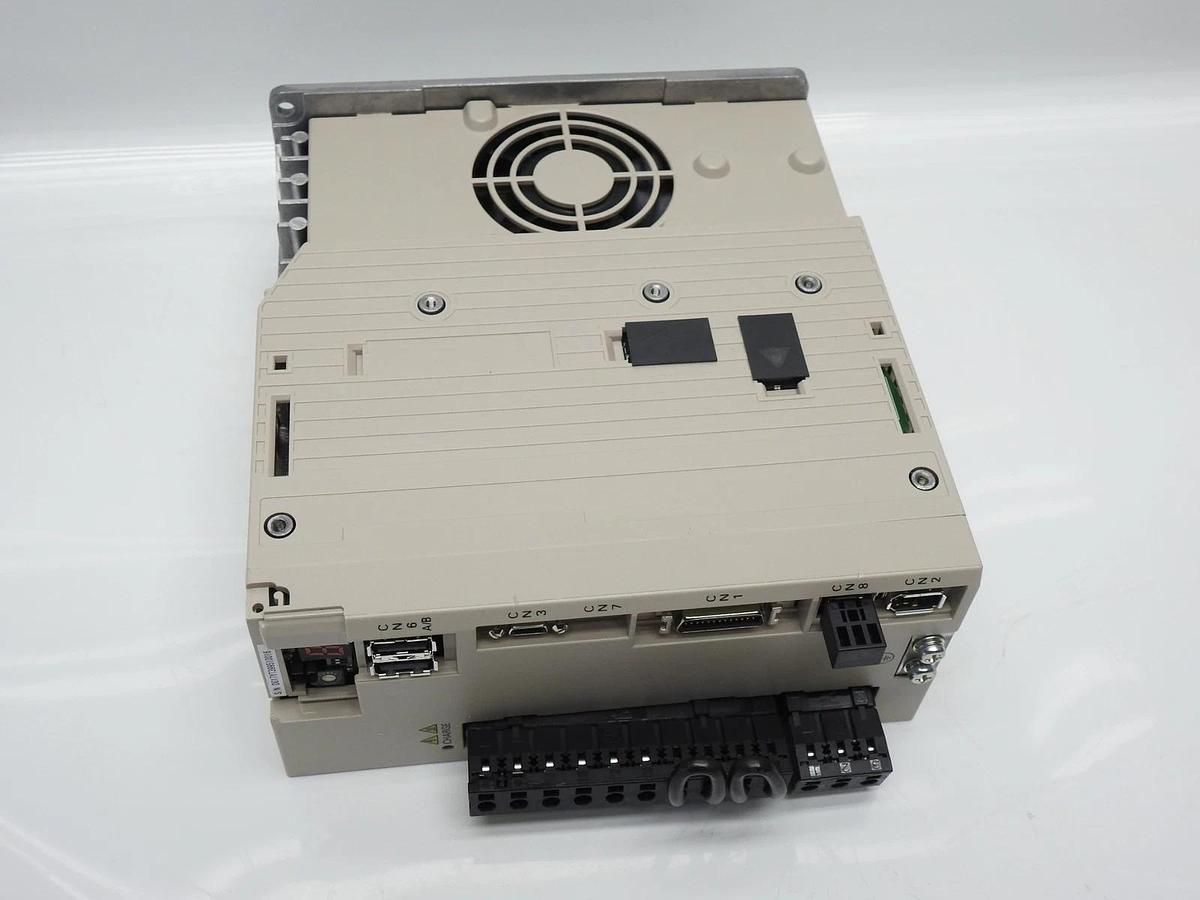 AMAT 0190-39409 Yaskawa SGDV-5R5A11AY836AA ServoPack Servo Drive For M1 NEW READ