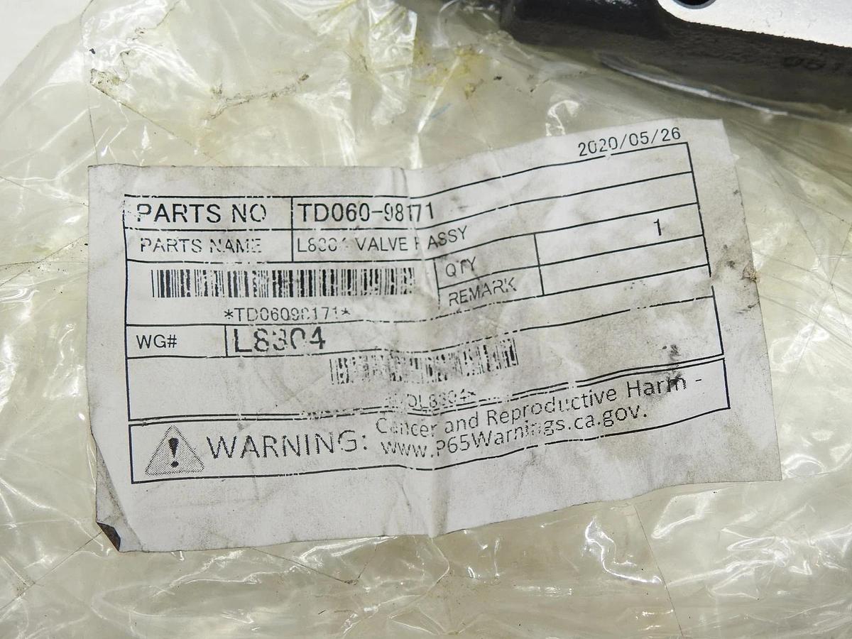 Kubota TD060-98171 ASSY, VALVE, AUX C YW312-0011 - NOB NEW!