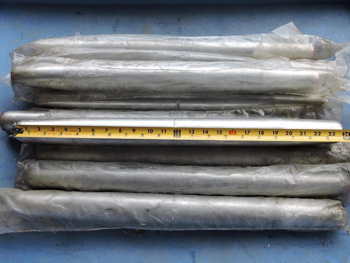 Lot of 9 - LARGE Strandlink 24" Length 1 1/4" Opening - NEW!