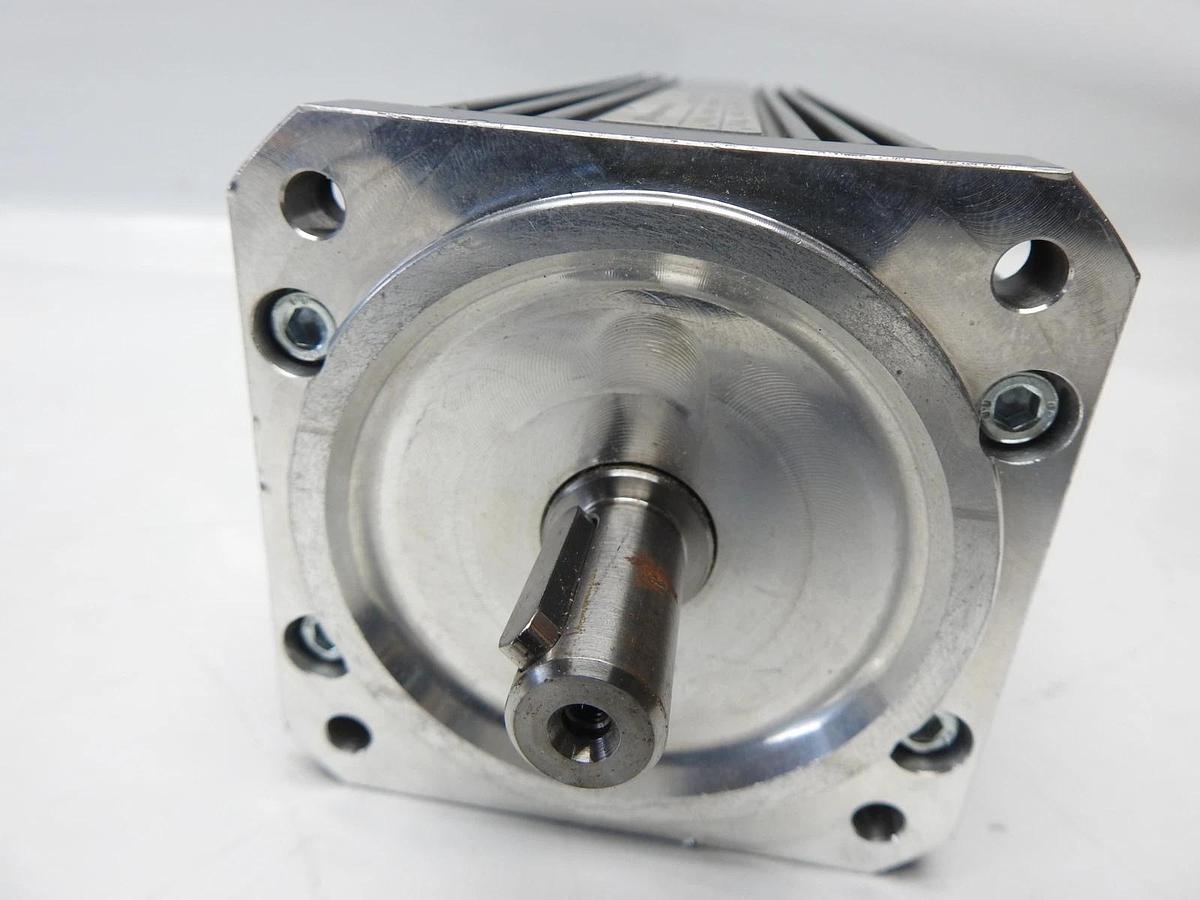 BAG BAC90L303RATS Servo Motor BAC90L30/3/RA/TS 29 AMP, 4.1 AMP 3000 N/MIN - NEW