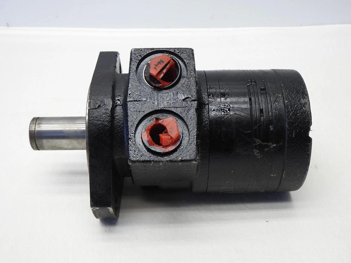 OEM Parker 1310M Hydraulic Motor 08514 2405 (2 Bolt, Keyed Shaft) NOB NEW