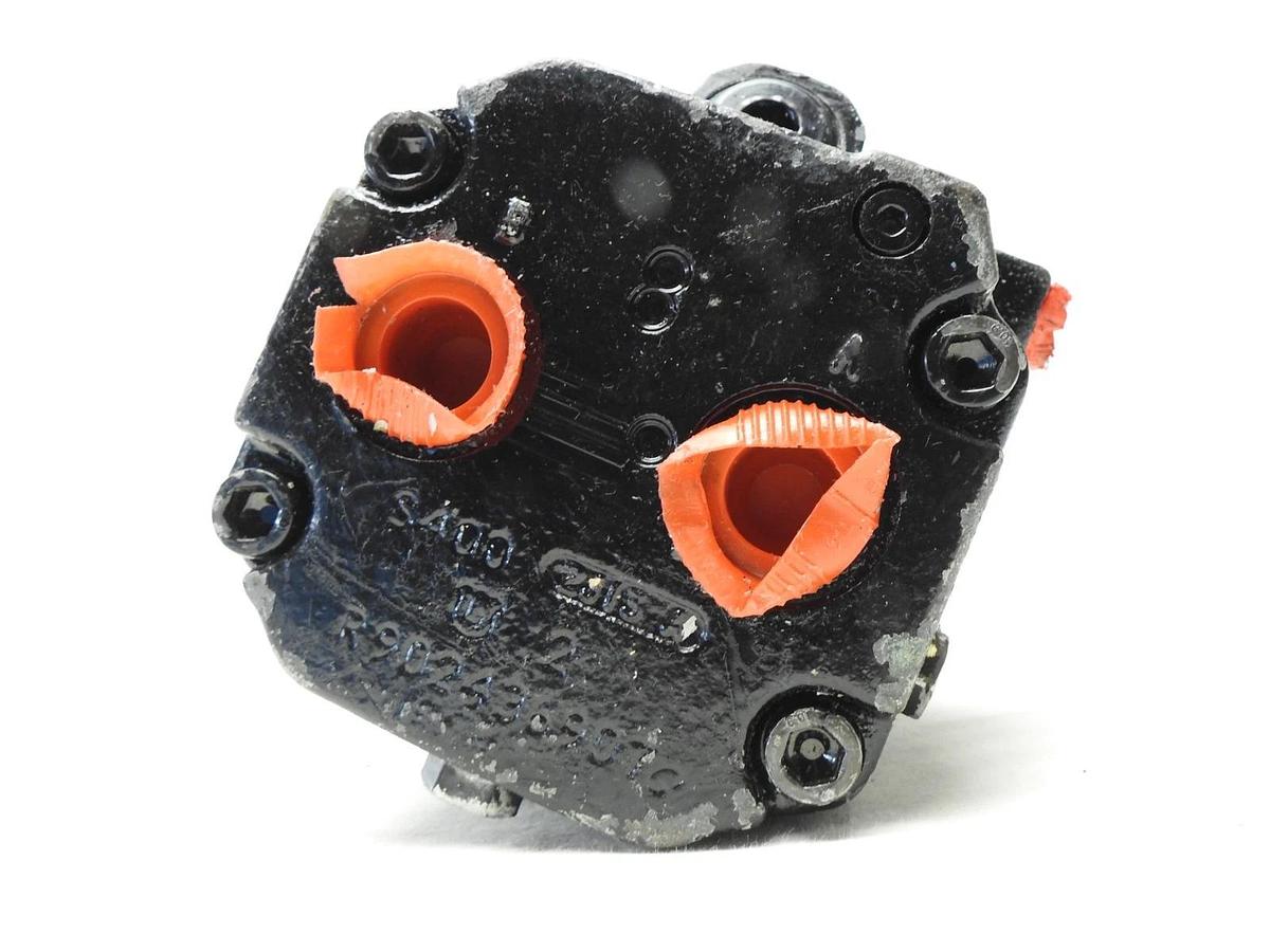 GENUINE Bobcat 6689772REM Hydraulic Drive Motor TOOLCAT 46910179, 6689772 OEM!