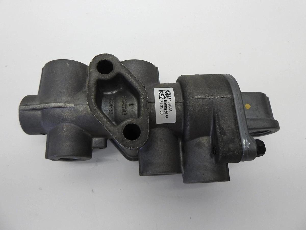 Genuine BENDIX TP-3DC TRACTOR  VALVE - 065706 OEM NEW!