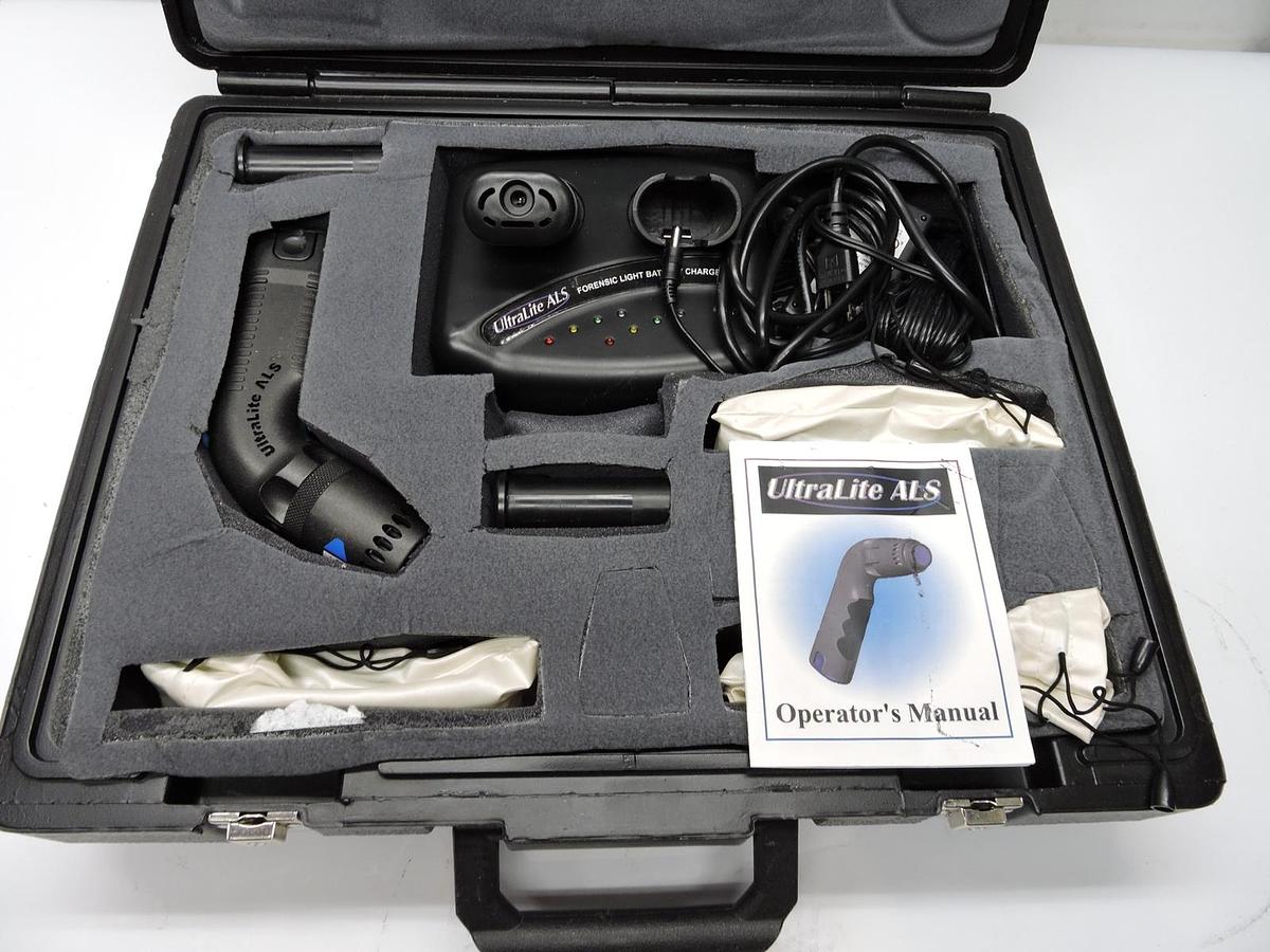 UltraLite ALS Professional Forensic Light Soruce Kit - MINT CONDITION!