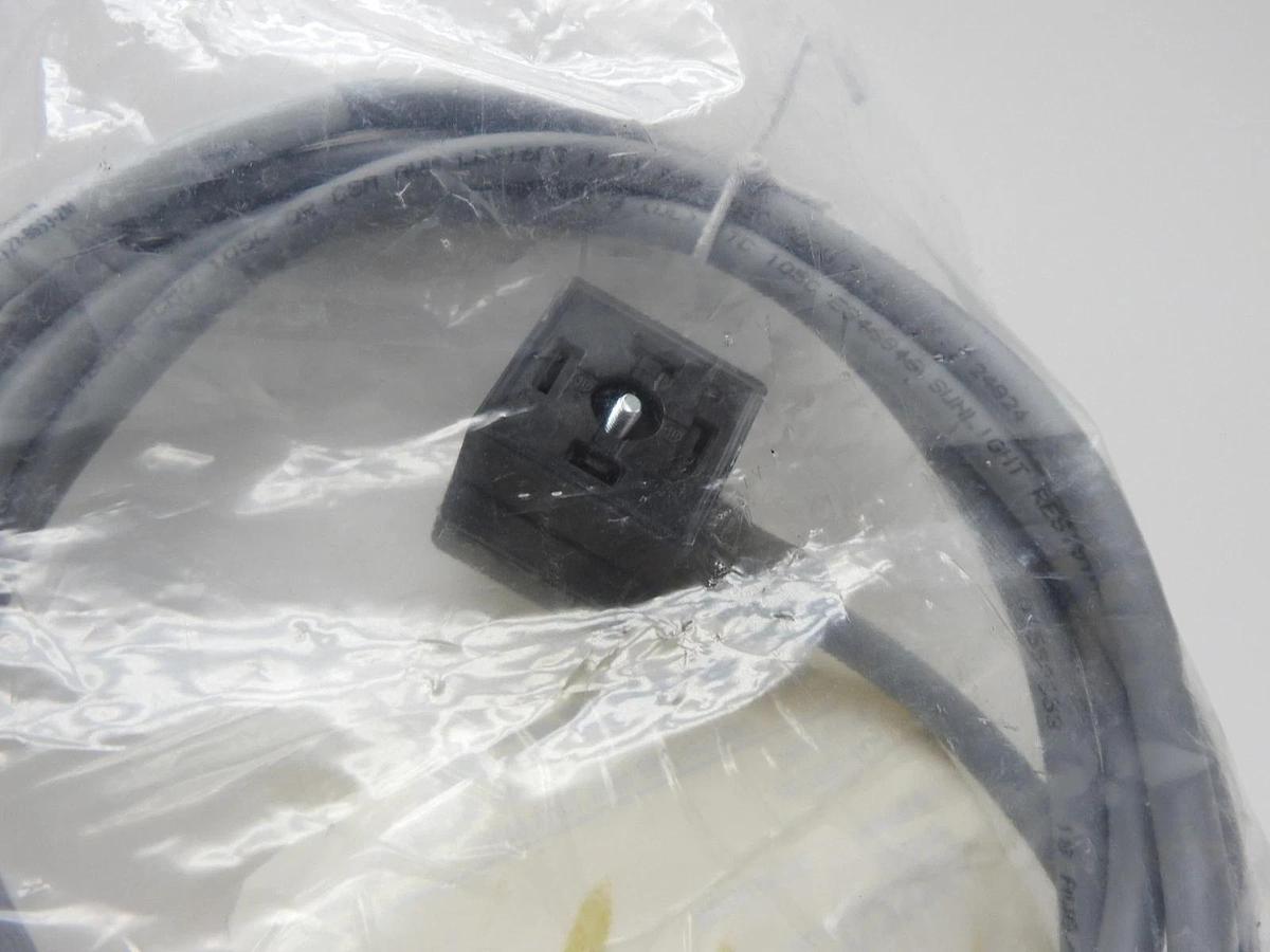 Turck VAS 22-B653-2M Cord Valve plug Type A U1201-05 - NEW