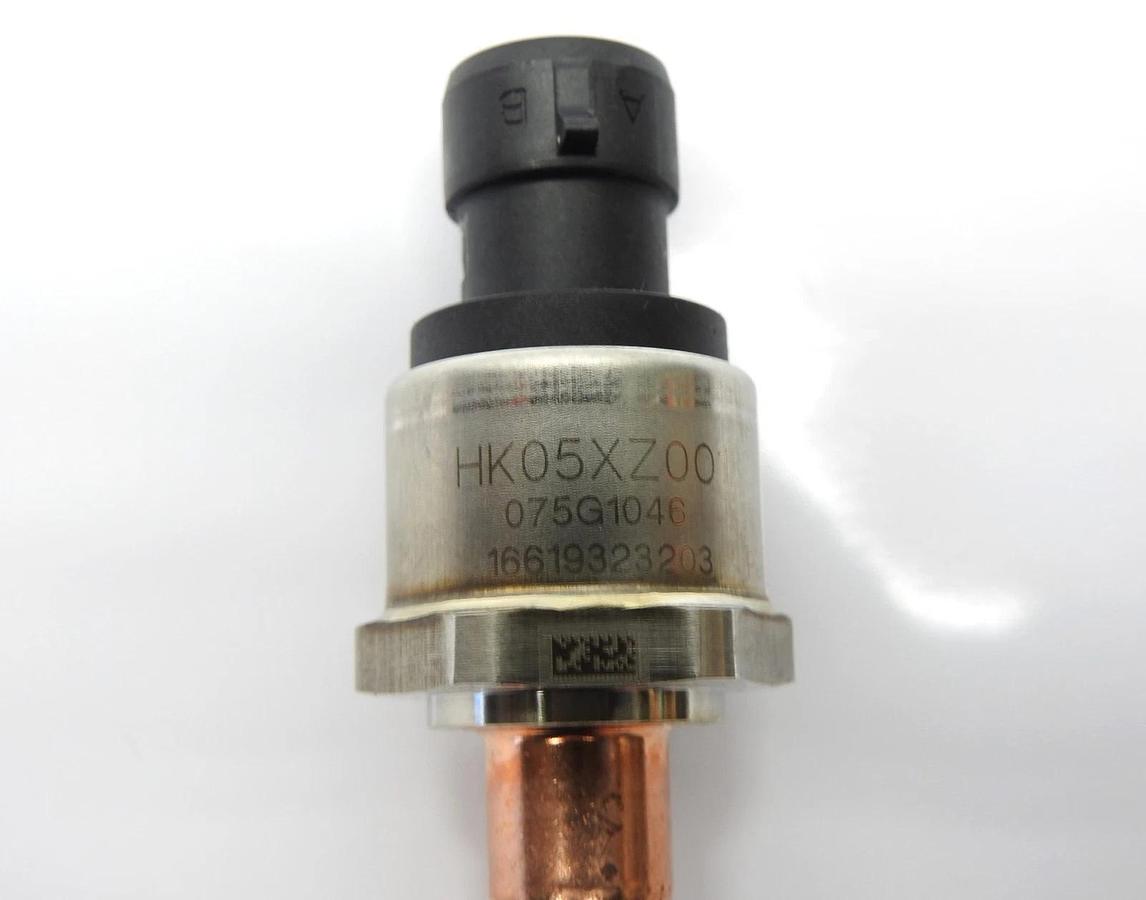 GENUINE Carrier HK05XZ001 Pressure Transducer Transmitter 075G1046 DST P110 OEM