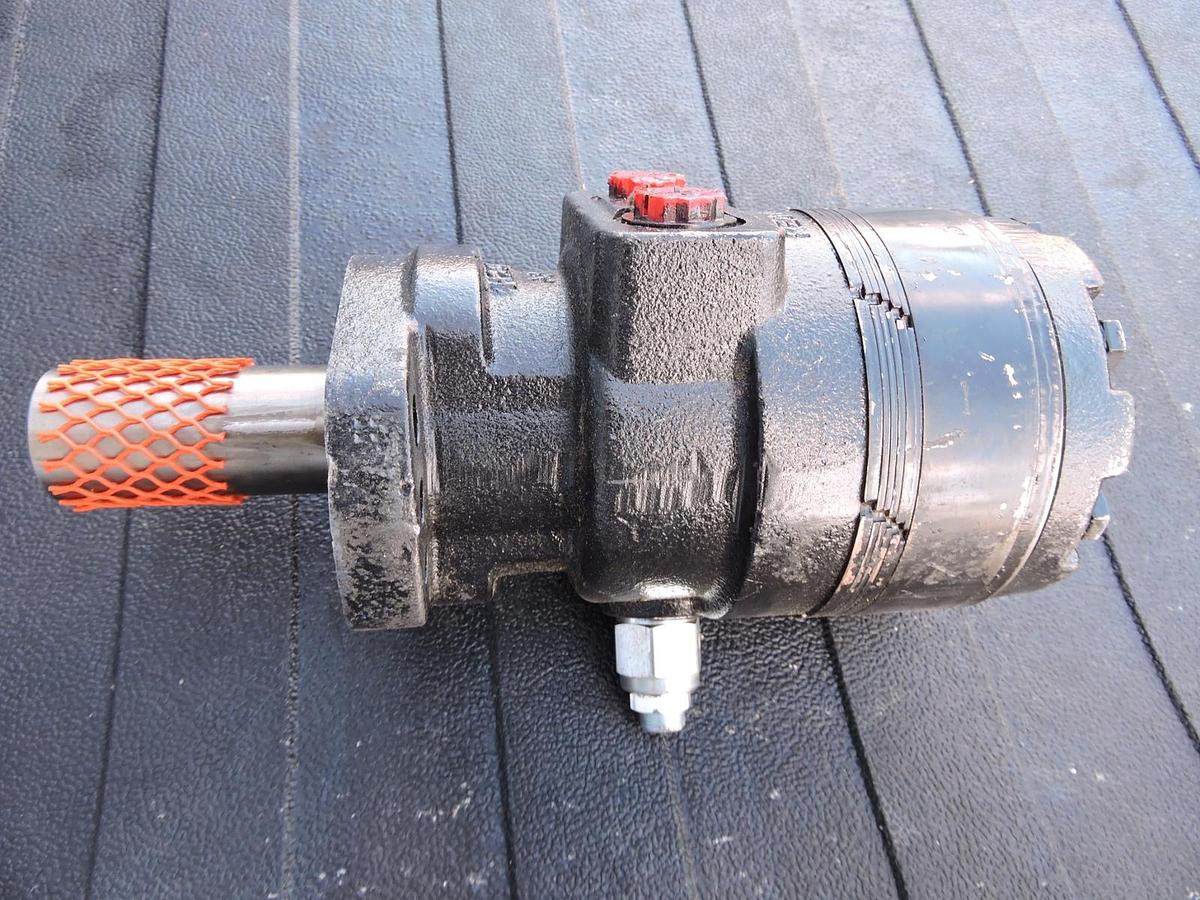 Sumitomo Drive Gear Reducer CNHXS-6105Y-25 Motor: 2.24 HP, Ratio: 25 1920 INLB