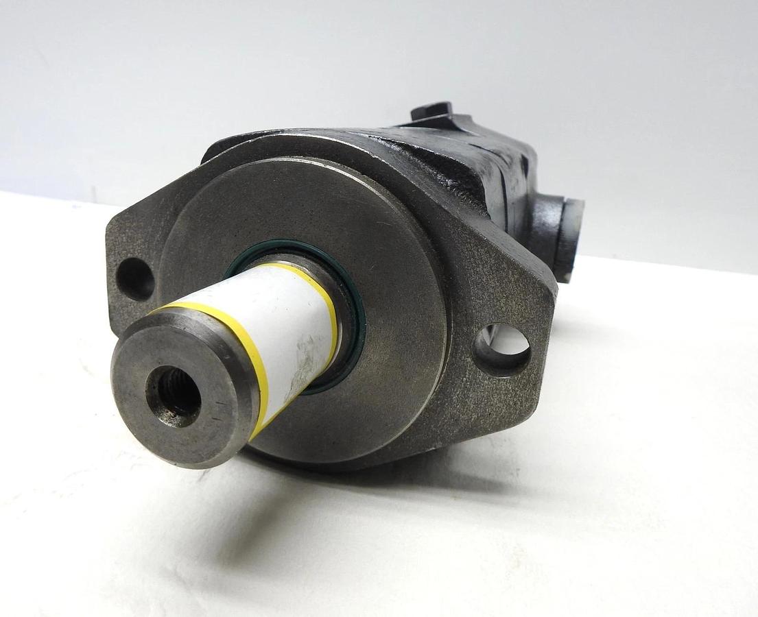 Max Motosports HY05816 Hydraulic Pump (2 Bolt, Keyed Shaft) NOB NEW