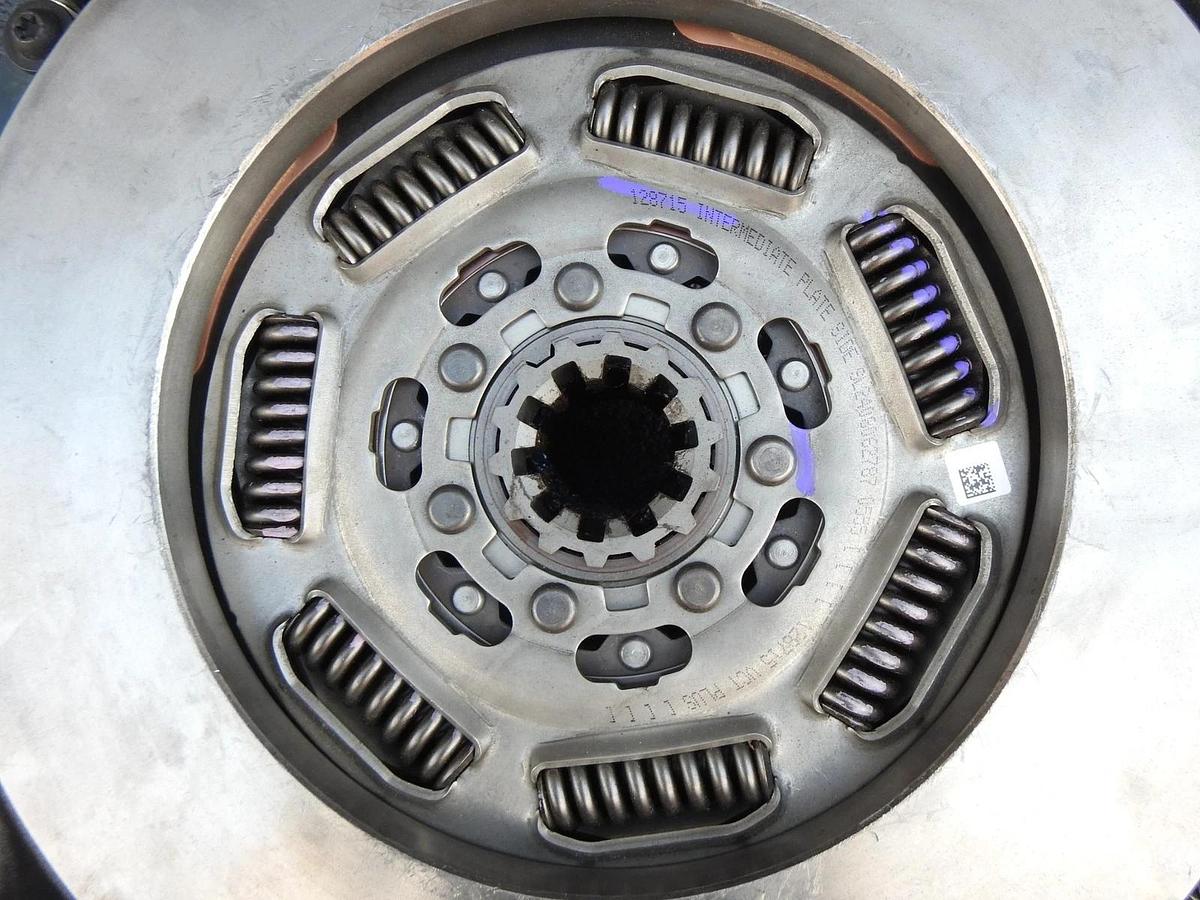 GENUINE Eaton 309701-34 Advantage Self-Adjust Clutch 15 1/2", 10 Spline 2"