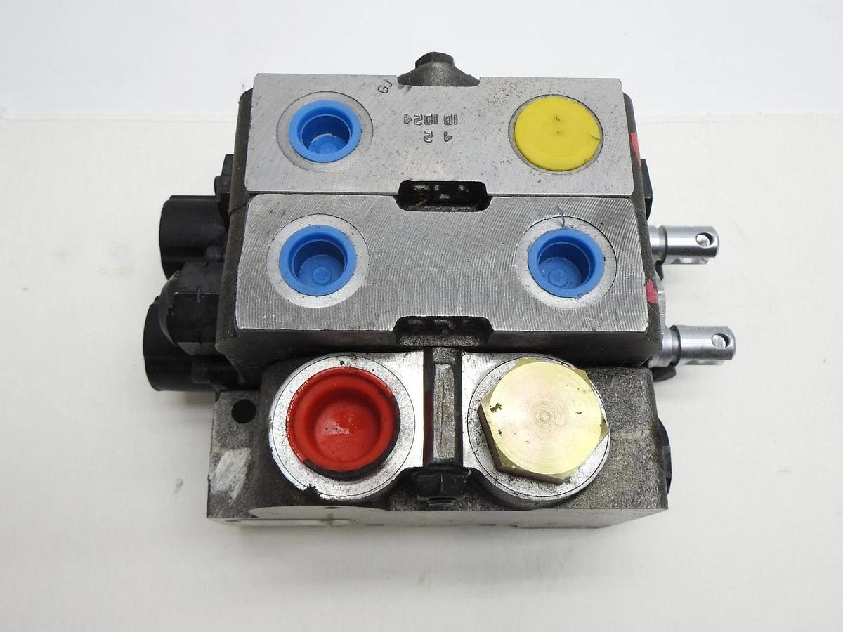 Husco 85650001 2-Section Hydraulic Control Valve – Electrohydraulic 08122246 NEW