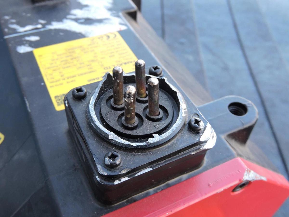 Fanuc AC Servo Motor A06B-0265-B400 w/ A860-2000-T301 Servo Motor Pulsecoder