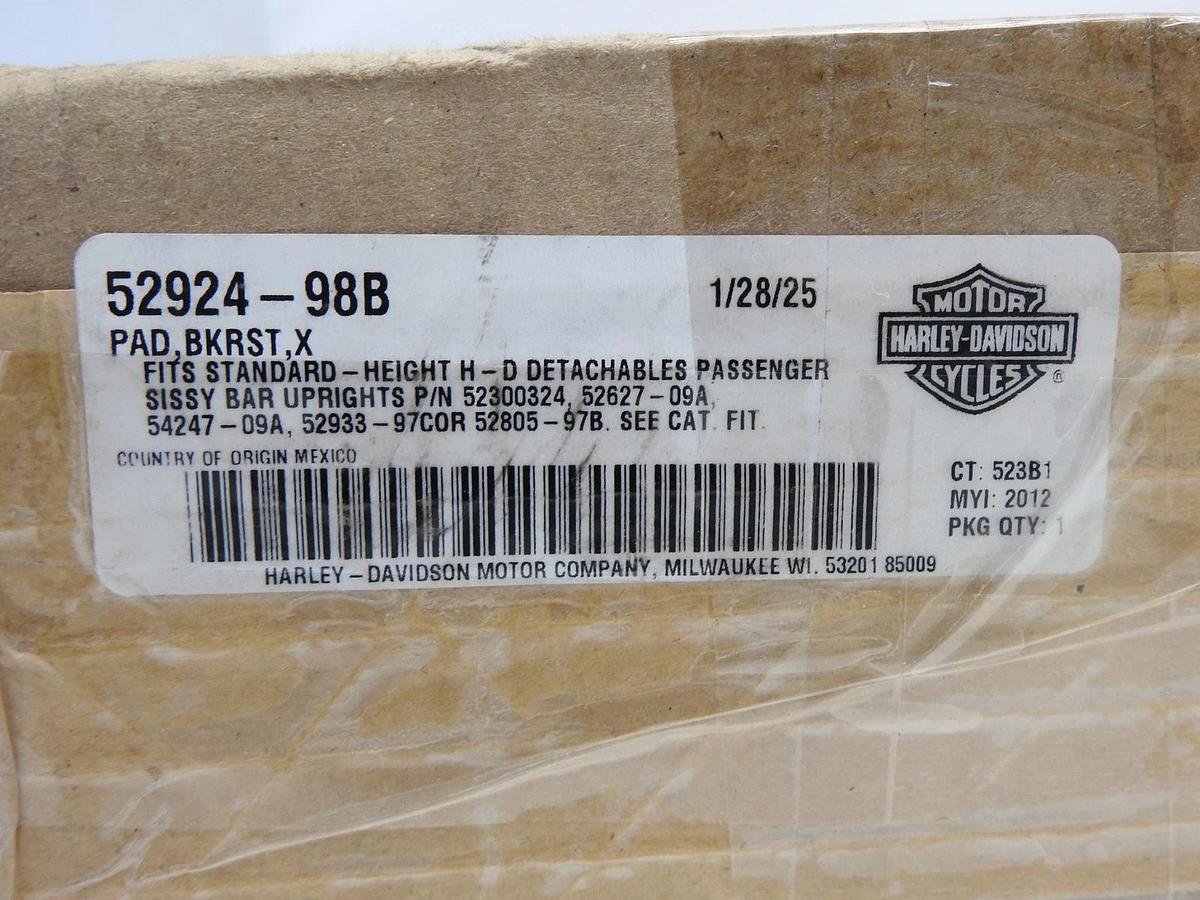 OEM Harley-Davidson 52924-98B Top-Stitch Passenger Backrest Pad - NOB NEW!!