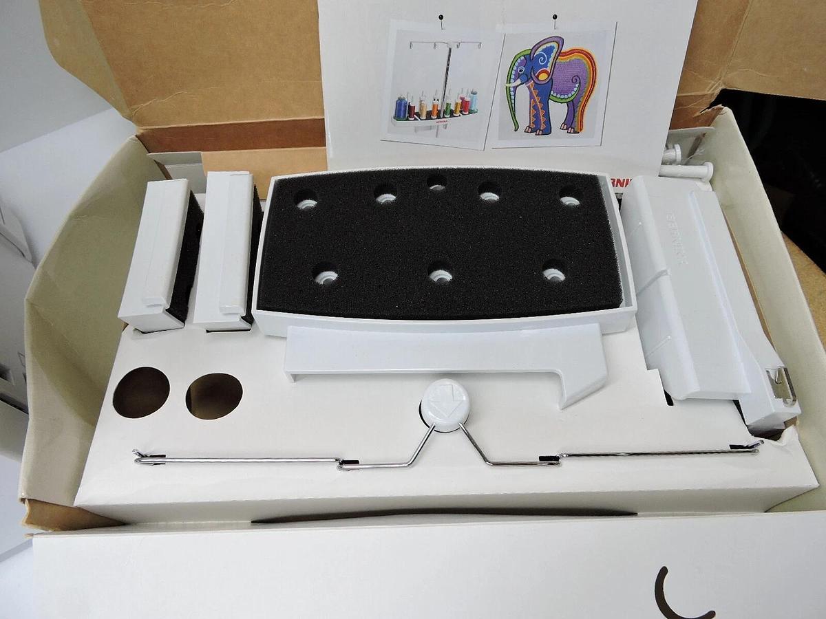Bernina B700 Embroidery Machine - NEW NEVER USED- Minor Freight Damage!