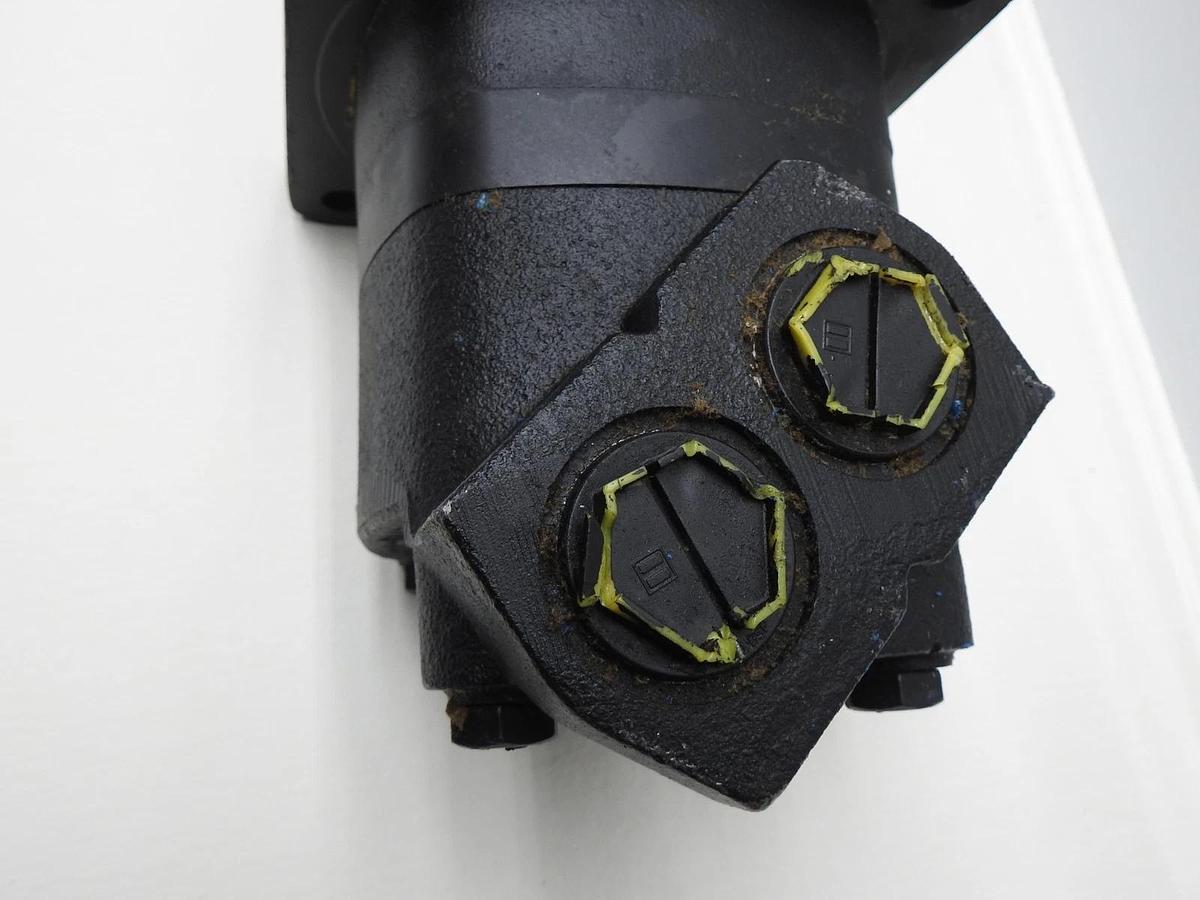 GENUINE Eaton Char-Lynn 113-1143-006 Hydraulic Wheel Mount Motor 6000 Series NEW