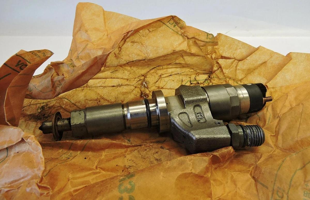 OEM Bosch Replacement Injector For Chevy/GMC 6.6L Diesel 986435502 - UNTESTED!