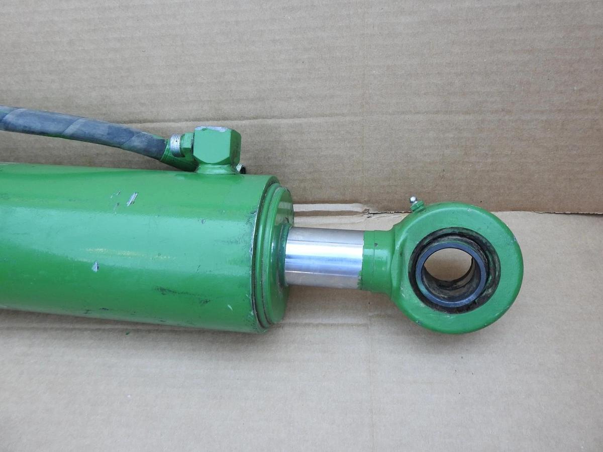 GENUINE John Deere AHC10774 Hydraulic Cylinder 115 mm - USED NICE!
