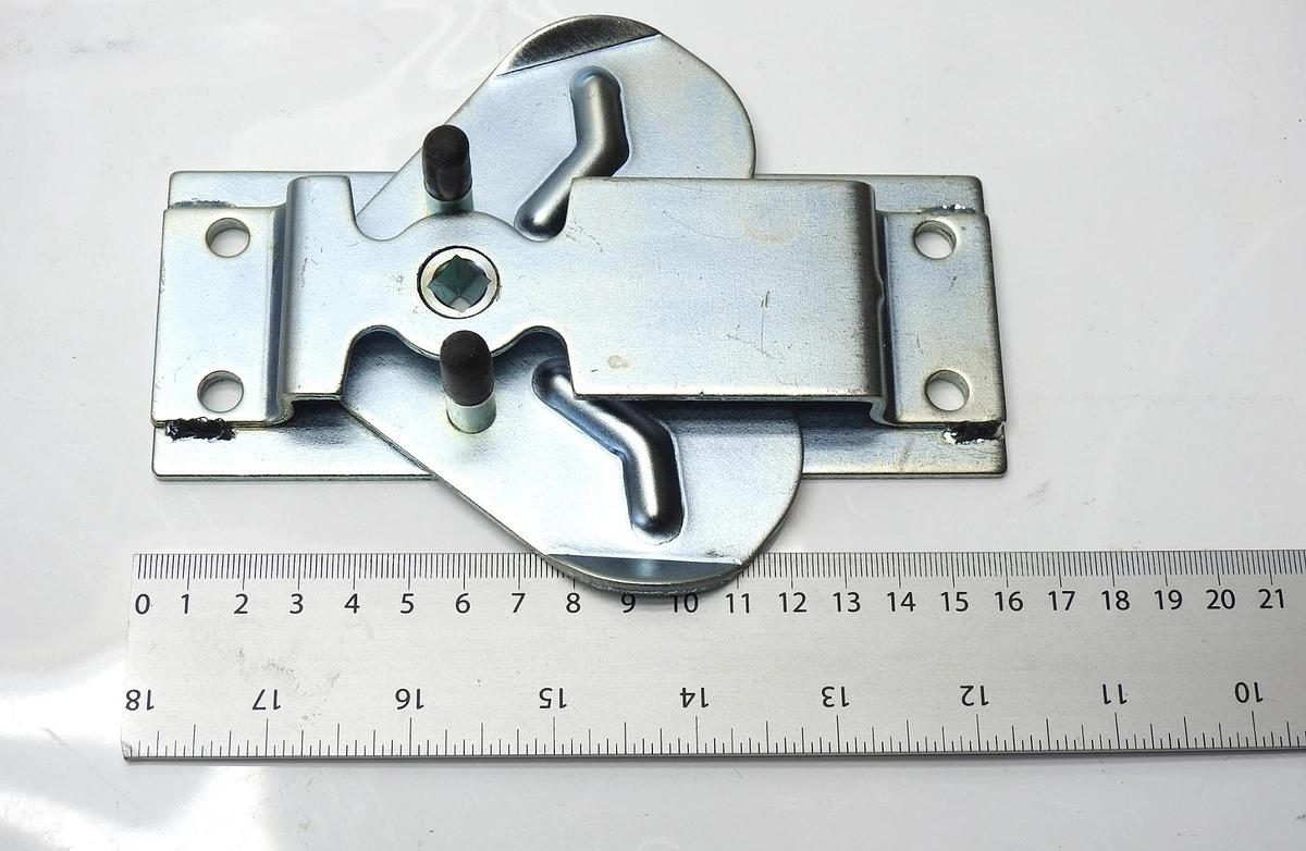 Lot of 25 - TCH 3 Point Center Lock Mechanism x25 - NEW!