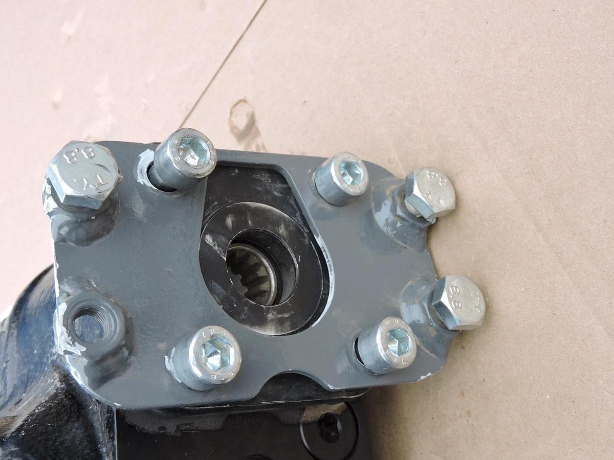 DANFOSS OSPEDF 60/200 LS Steering Valve - NOB NEW