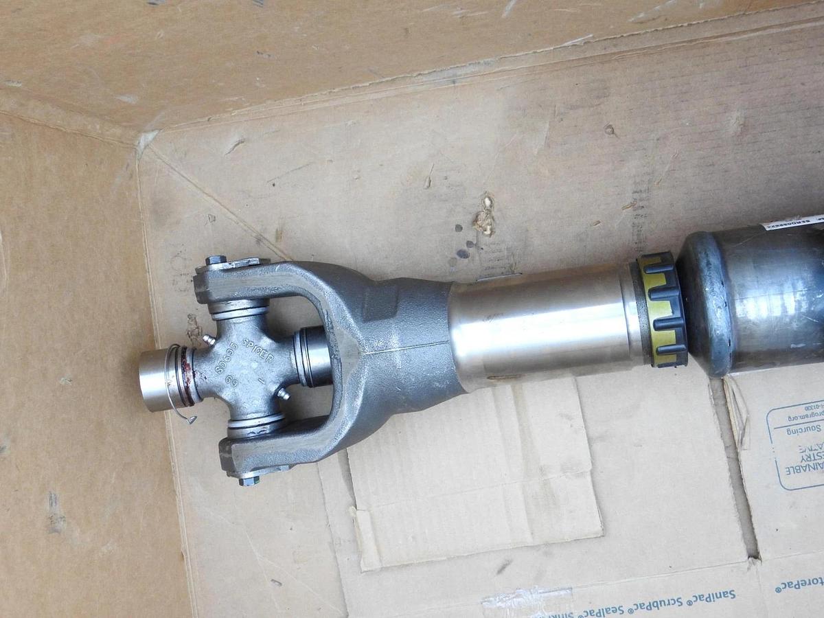 GENUINE OEM Dana Spicer 817264-0611 Drive Shaft 817264 0611, 8172640611 - NEW