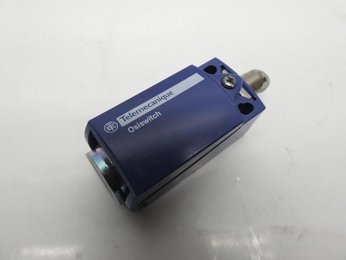 Telemecanique XCKD6802G11 Limit Switch 48V 10mA - NOB NEW!