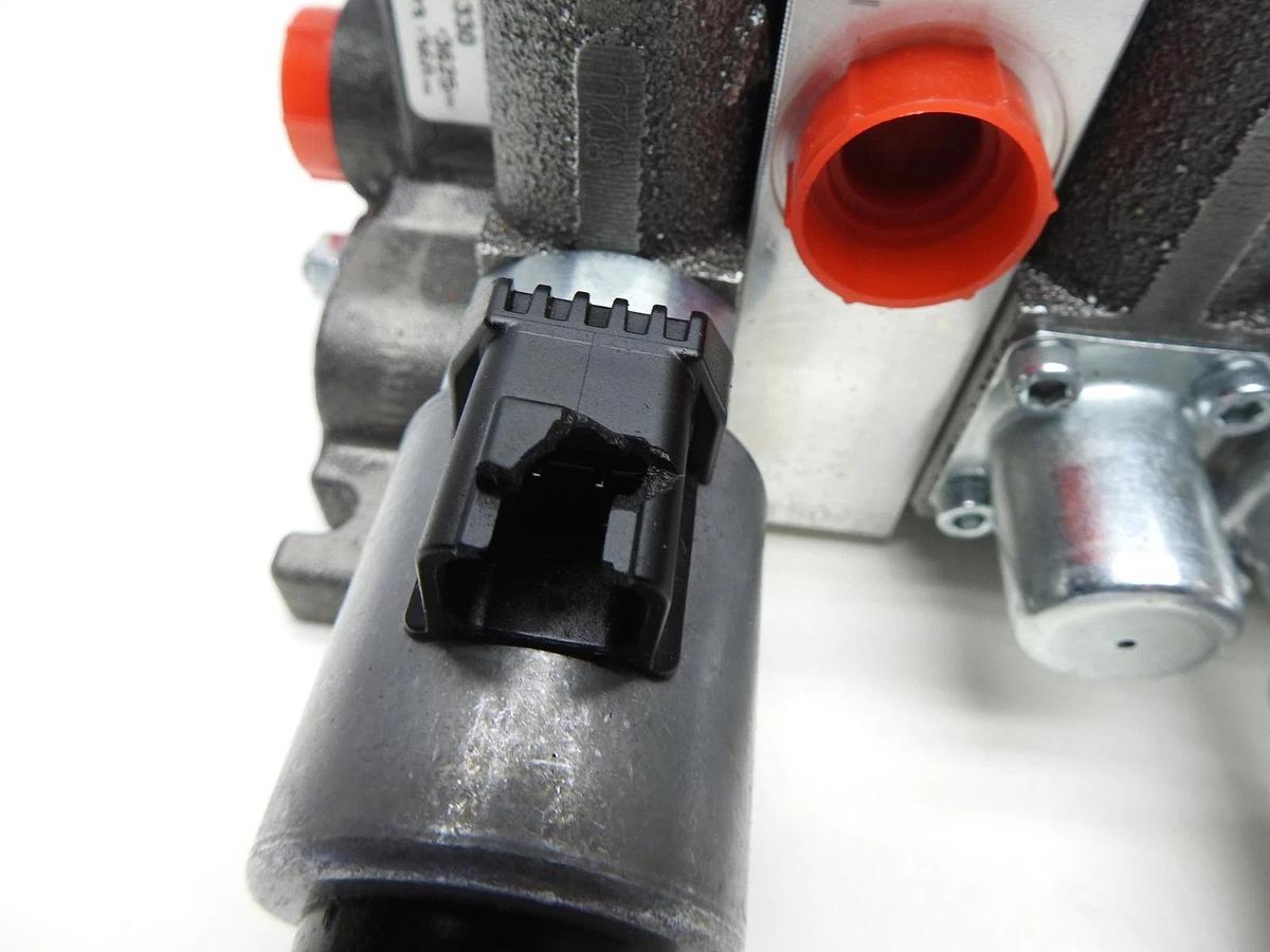Hydac RS164 Mobile Hydraulic Control Valve 2904330 (3625 PSI)