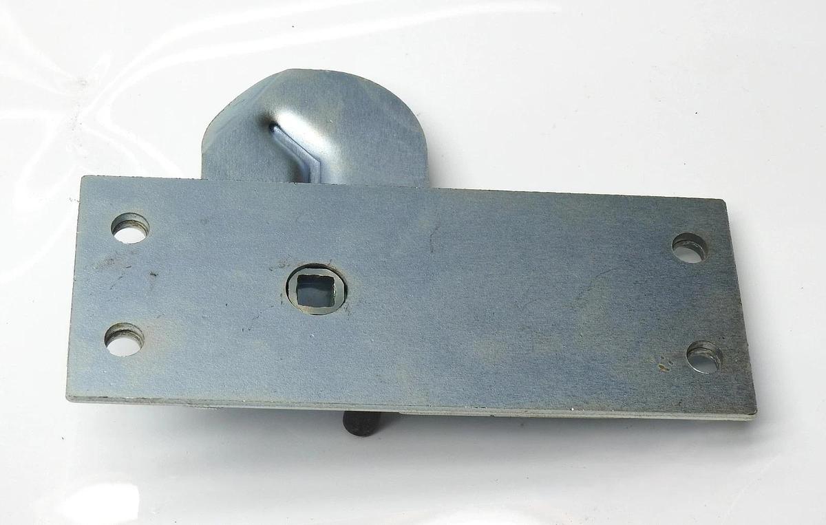 Lot of 25 - TCH 3 Point Center Lock Mechanism x25 - NEW!