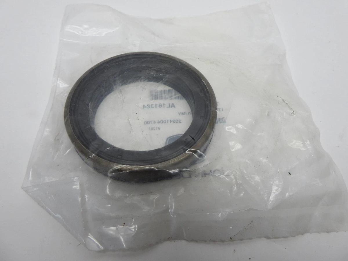 GENUINE John Deere AL161384 Sun Shaft Seal - OEM NEW!