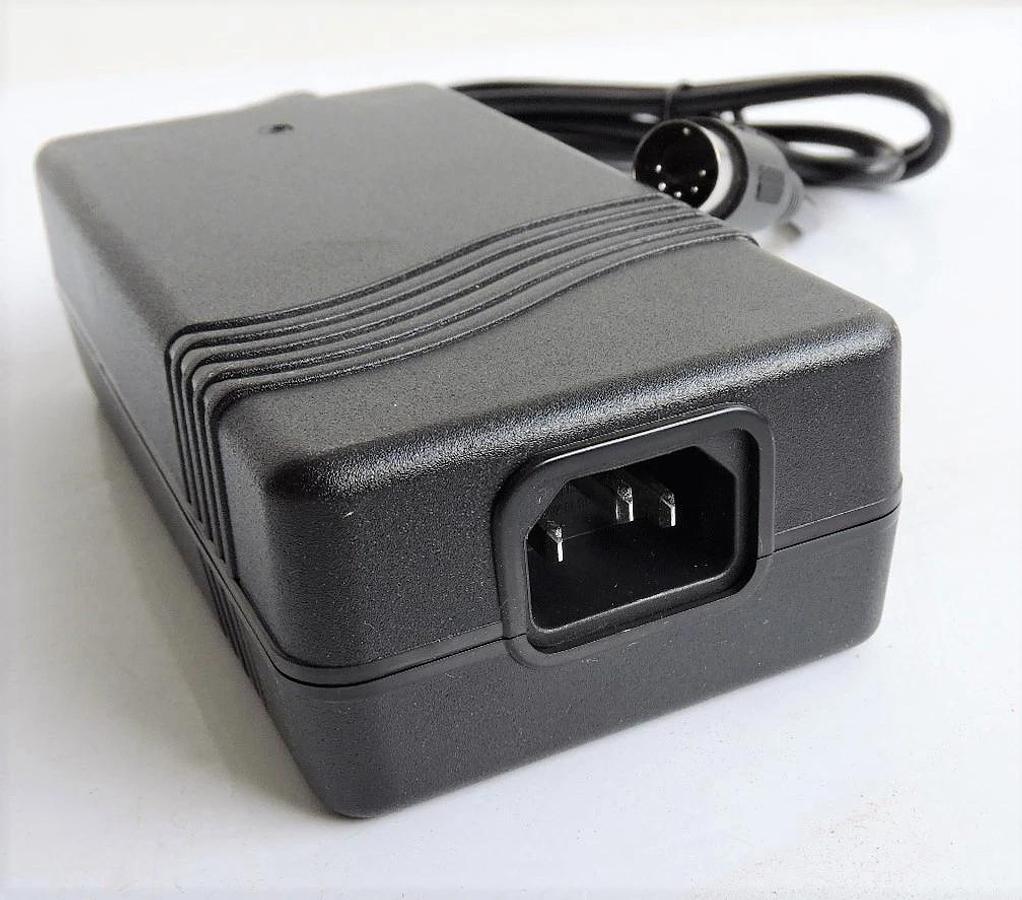 XP POWER AEL80US30 Plug in Adaptor Power Supply 90 V, 264 V, 80 W, 30 V, 2.66 A