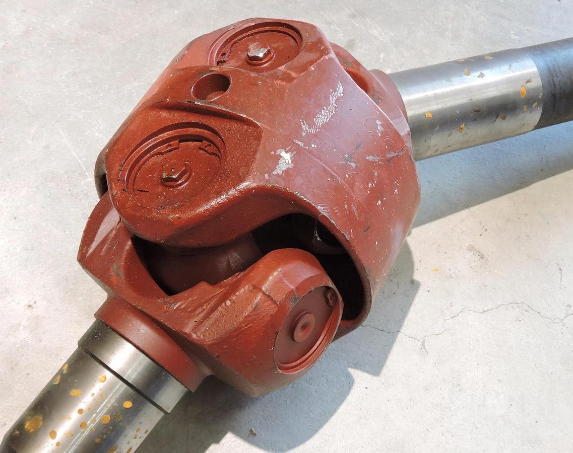 Fabco Shaft, Double Cardan 769-0497-011 Meritor Shaft 35.37" RH 2591826C1 - NEW!