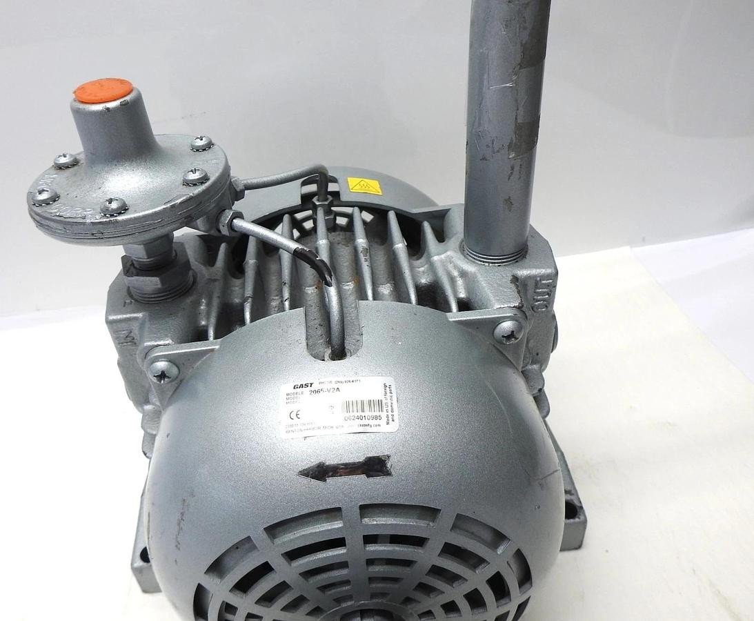 GAST 2065-V2A Vacuum Pump - NEW READ DESC
