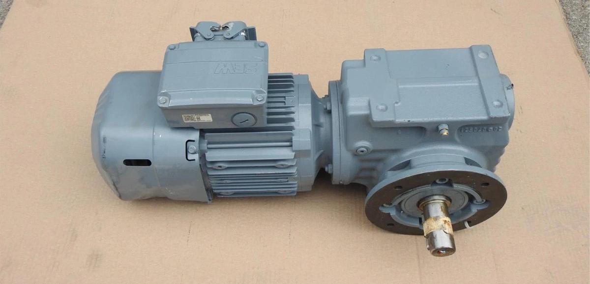 SEW-Eurodrive SF67 DRS90M4BE1/ASB1 (01.8024886201.0012.21) 1395.89 r/min