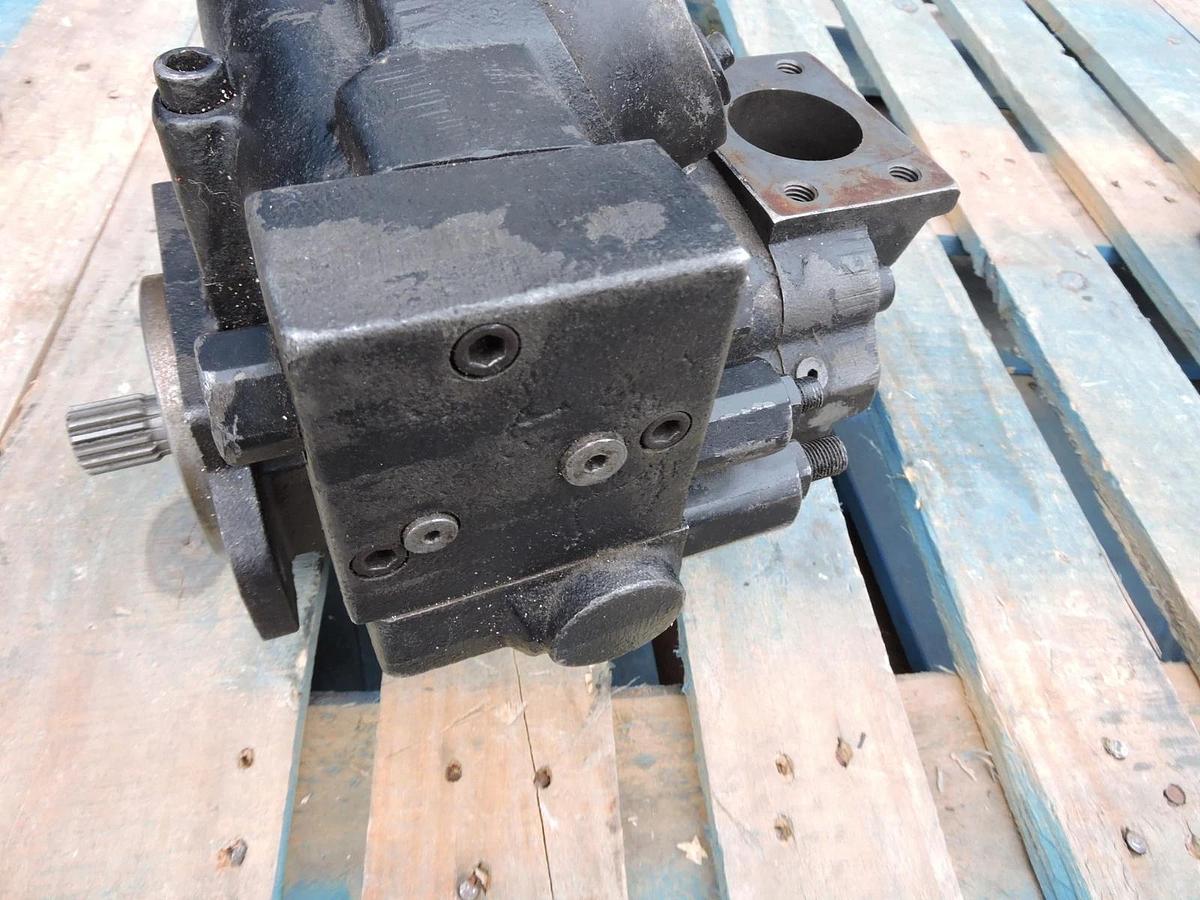 For John Deere AT Series Hydraulic Piston Pump X516609-200 - READ
