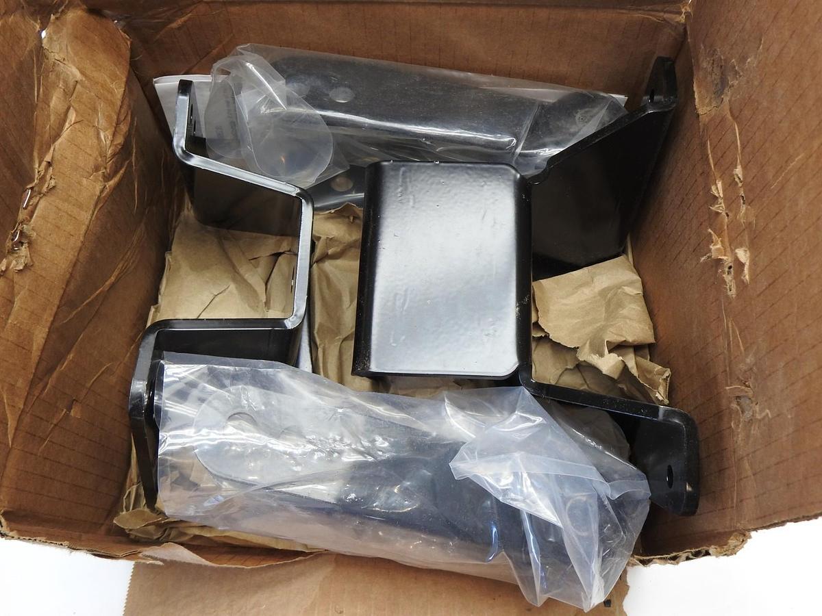 Western Chassis 201201 Hangers and Shackles 4.0" Chevy GMC Kit - NOB NEW!!!