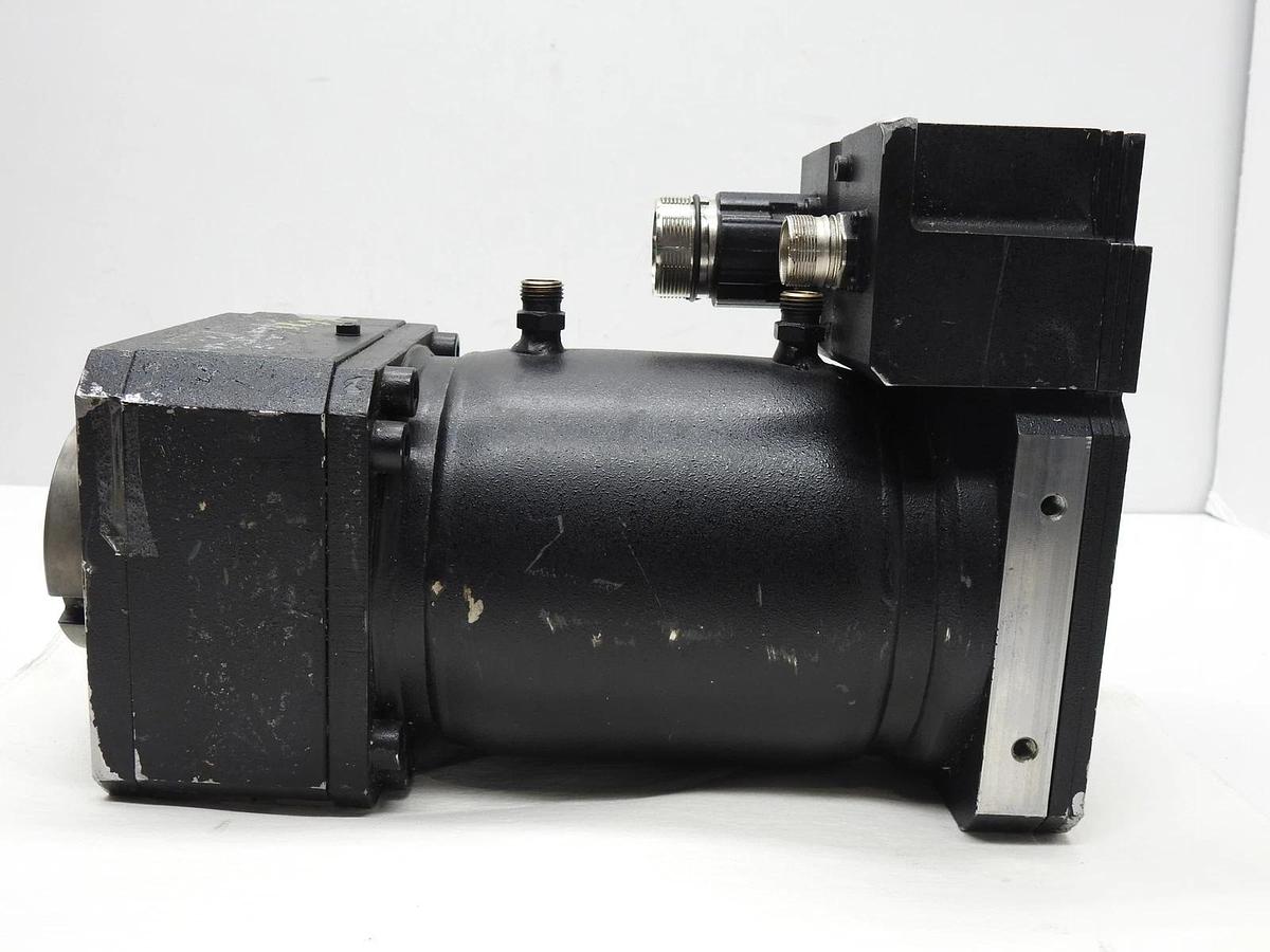 AMK SKT7-55-20-FOW-5200-B5 Servo Motor A2298ED SKT7-55-20 (14KW, 350V) USED NICE